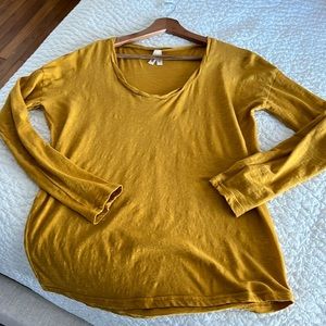 Organic Tissue Long Sleeved Tee From Pact Size Small EUC